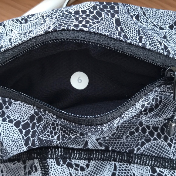 Lululemon high rise leggings size 6 - Picture 5 of 6